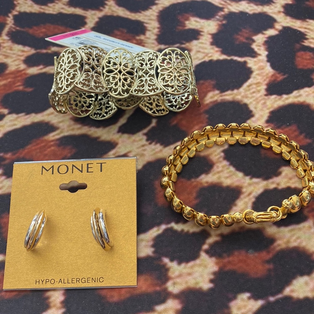 Mixed Monet Gold Jewelry Set